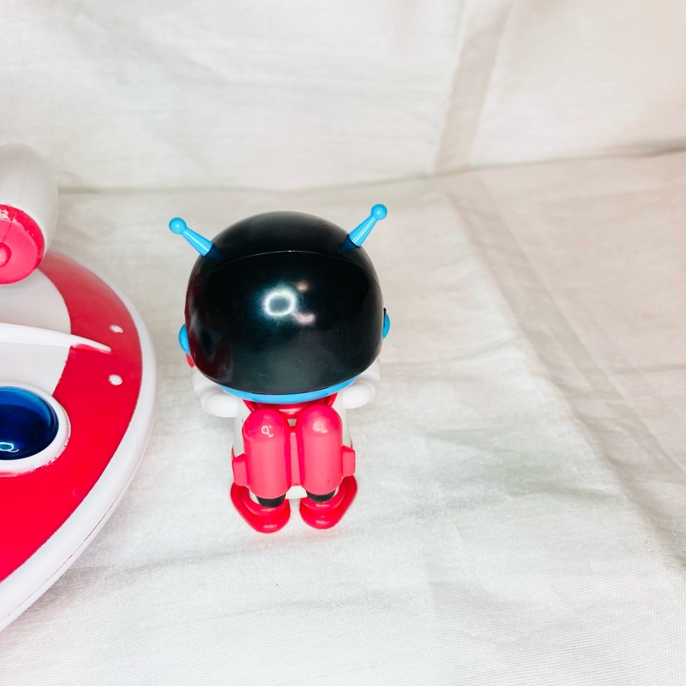 Ryans World with Figure Working light up Spaceship Toy - Picture 5 of 9